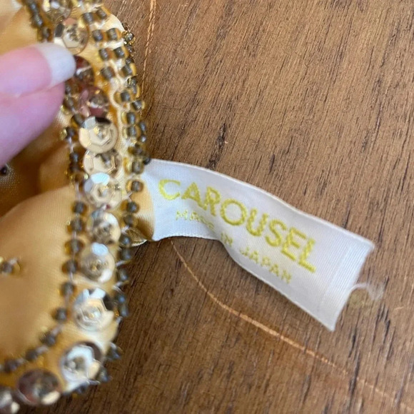 Vintage 1960s Change Purse Carousel Gold with Beading Lining Gold Clasp - Picture 4 of 5